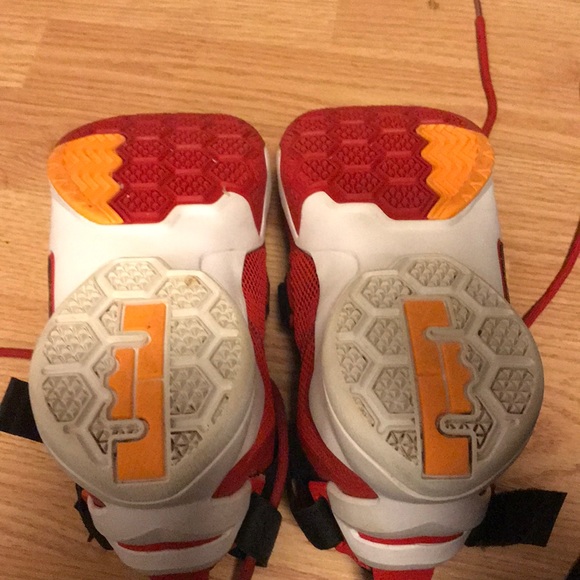 Nike’s - Picture 4 of 4